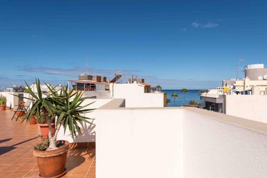 Arguineguín, en el casco marinero con sol todo el año Apartamento Exterior foto