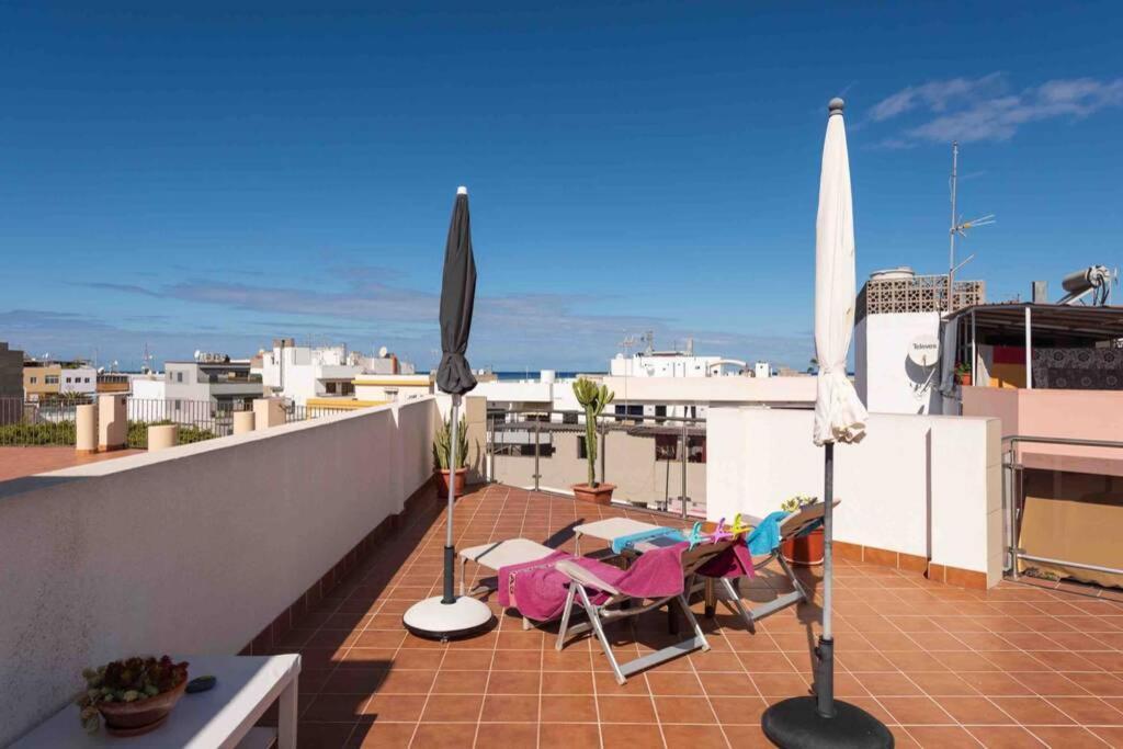Arguineguín, en el casco marinero con sol todo el año Apartamento Exterior foto